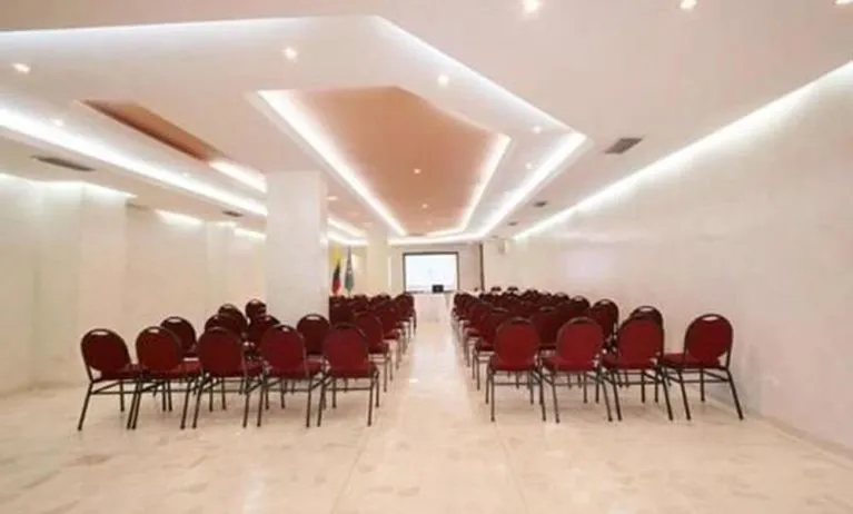 Professional meeting room at Hotel Intersuites.