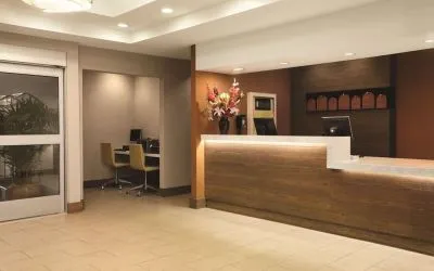 Lobby and work station at Hyatt House Pleasanton.
