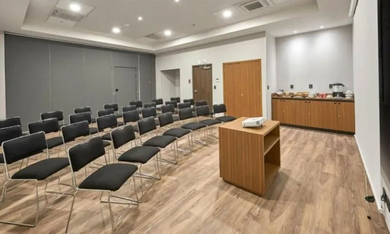 City Express Suites By Marriott Cancún Aeropuerto Riviera, Cancun