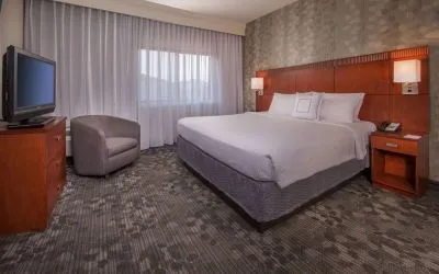 Romantic king room with TV at Courtyard Dulles Airport Chantilly.