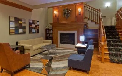 Lounge and lobby area at Country Inn & Suites By Radisson, BWI Airport.