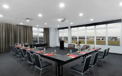 Professional board room at Rydges Sydney Airport Hotel.