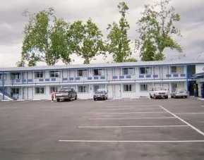 Parking available at Stardust Motel Redding.