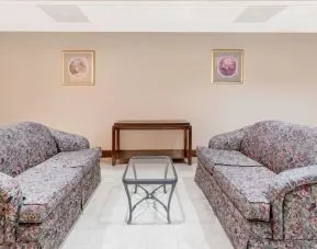 Lobby and lounge at Days Inn By Wyndham St Augustine/Historic Downtown.