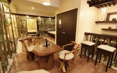 Dining and bar area at Victoria Court North EDSA - Caloocan.