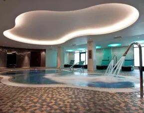 Hydrotherapy pool available at Hilton London Heathrow Airport Terminal 5.