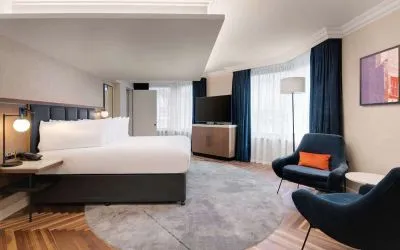 Spacious day use room at Hilton London Metropole. 