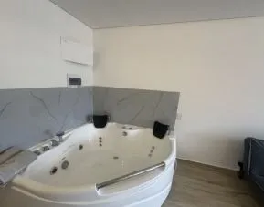 Apartaestudio Con Jacuzzi Privado Y Vistas A Las Montañas, Bogota