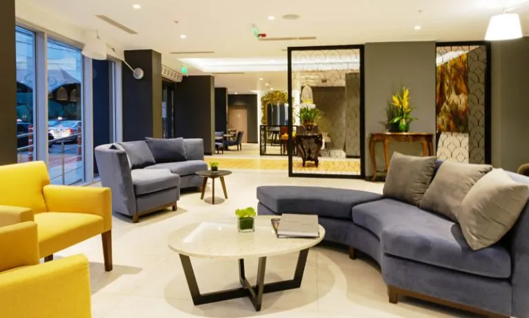 Mercure Ariosto Lima, Lima