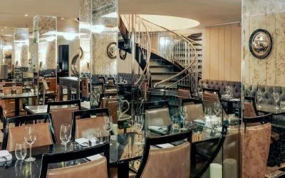 Dining area perfect for coworking at DoubleTree by Hilton London Greenwich.
