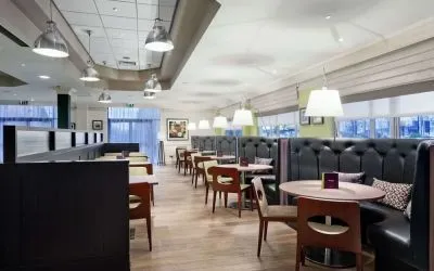Dining area perfect for coworking at Doubletree by Hilton Glasgow Strathclyde.