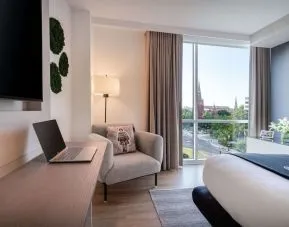 King room at Hotel Zena Washington DC.