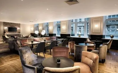 Dining area perfect for coworking at Hilton Edinburgh Carlton.