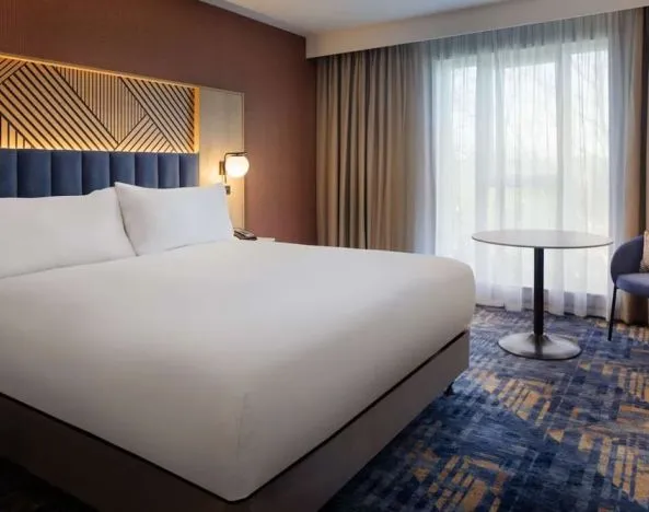Day use room with natural light at DoubleTree By Hilton Coventry.