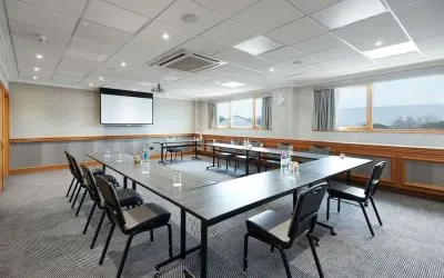 Professional meeting room at DoubleTree By Hilton Coventry.