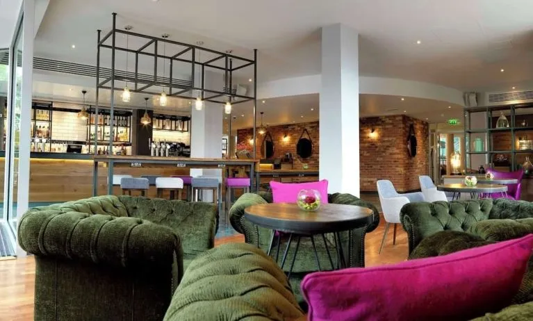 Dining and bar area perfect for co-working at the Hilton Garden Inn Birmingham Brindleyplace.