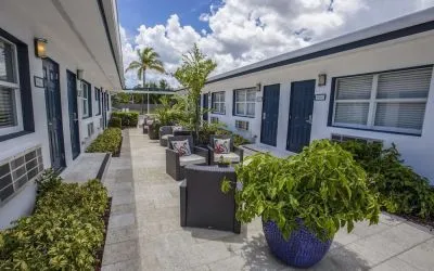 Relaxing outdoor terrace at Hollywood Beach Suites, A South Beach Group Hotel.