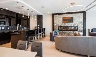 Hotel bar with lounge  and workspace area perfect for co-working at Executive Residency By Best Western.