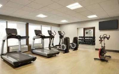 Fitness center fully equipped at the Double Tree Toronto Airport West.