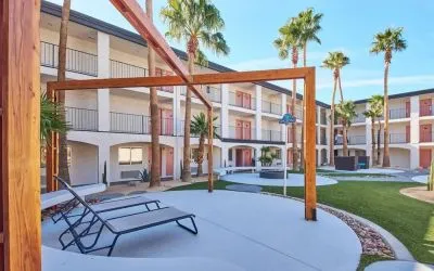 Courtyard at Aqua Soleil Hotel & Mineral Water Spa.