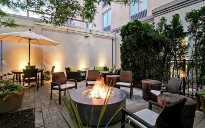 Hotel patio with fire place at Hilton Garden Inn Toronto/Burlington.
