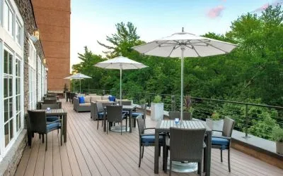 Outdoor seating and garden at Boston Marriott Burlington.