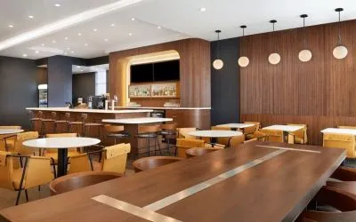 Hotel bar at Courtyard By Marriott Kitchener.