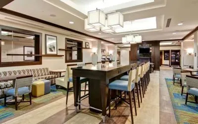 Dining area at Hampton Inn By Hilton Toronto Airport Corporate Centre.