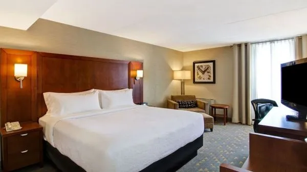 Hotel Holiday Inn Oakville Centre image