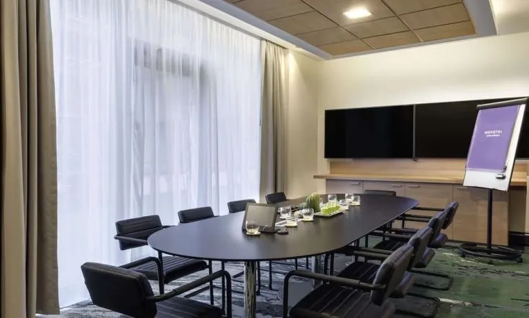 Professional meeting room at Novotel London Paddington.
