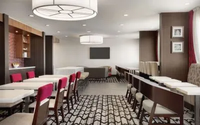 Lounge area perfect for co-working at DoubleTree By Hilton Hotel Toronto Airport West.