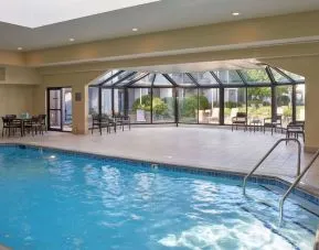 Indoor pool at Sonesta Select Minneapolis Eden Prairie.