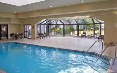 Indoor pool at Sonesta Select Minneapolis Eden Prairie.