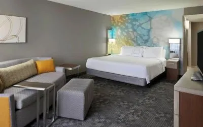 Hotel Courtyard By Marriott Toronto Airport image