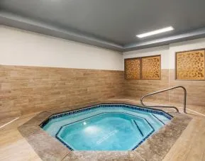 Spa tub at Candlewood Suites Meridian.