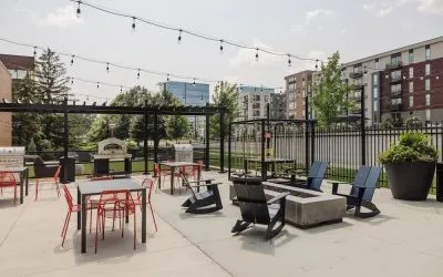 Grill area at Crowne Plaza Aire MSP Airport - Mall Of America.