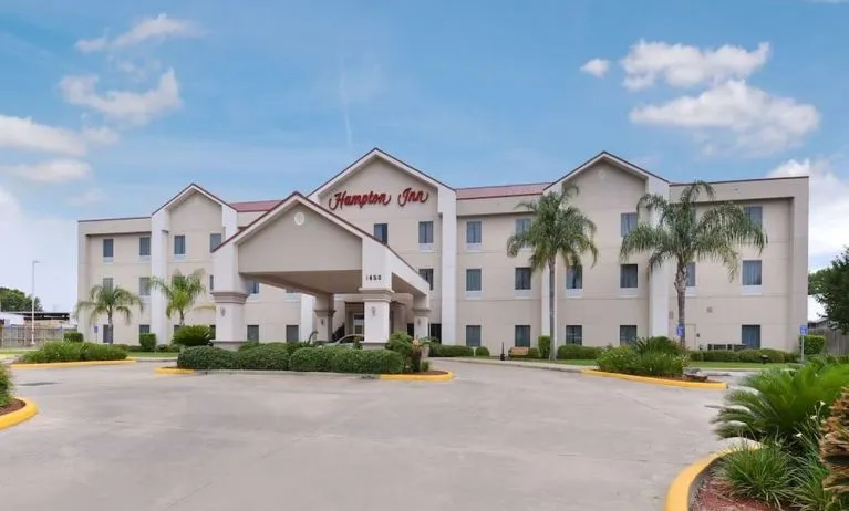 Hotel exterior at Hampton Inn Deer Park.