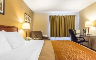 Day use room with work desk at Comfort Inn New Glasgow.