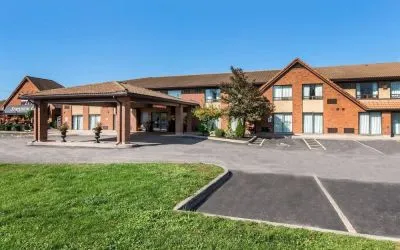 Parking area at Comfort Inn Brantford.