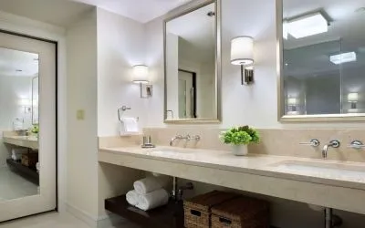 Guest bathroom with shower at Hyatt Regency Boston.