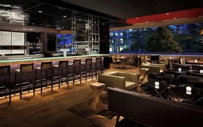 Hotel bar and lounge area at Hyatt Regency Vancouver.