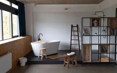 Guest bathroom at Urban Hotel The Golden Stork.