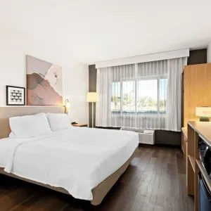 Day use room with natural light at Spark By Hilton Fountain Hills Scottsdale.