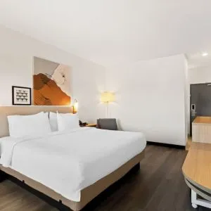 Day use room with natural light at Spark By Hilton Fountain Hills Scottsdale.