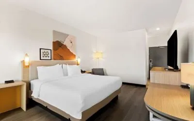 Day use room with natural light at Spark By Hilton Fountain Hills Scottsdale.