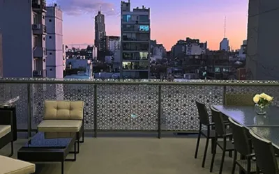Ian Hotel