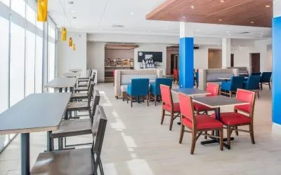 Dining area perfect for coworking at Holiday Inn Express & Suites Ruston.