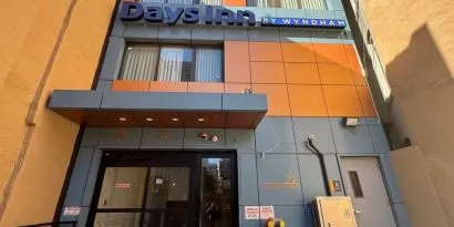Hotel entrance at Days Inn Chinatown NYC.