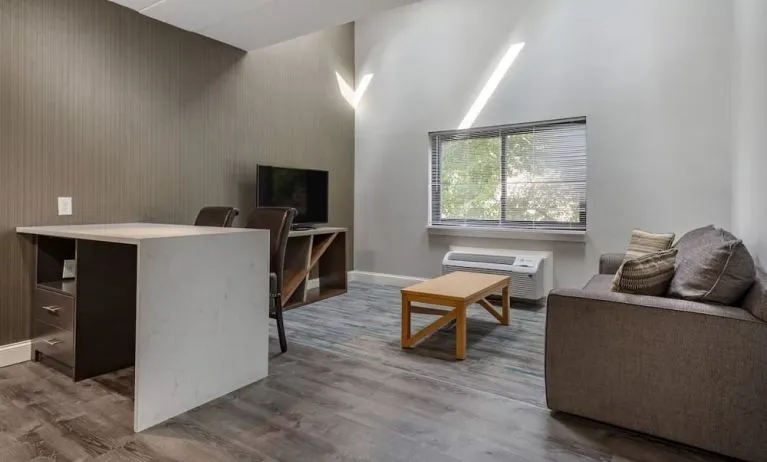 Lounge area at Amwell Suites Somerset Bridgewater.
