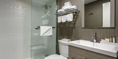 Guest bathroom at Somerset Lofts.